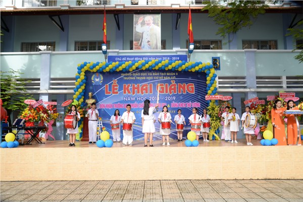 180905 Khai giang (3).JPG